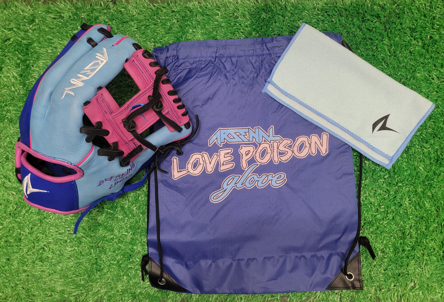 ARSENAL LOVE POISON GLOVE